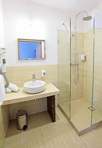 Фото номера Двухместный номер с 1 кроватью или 2 отдельными кроватями Отель Hotel Brzoza г. Brzoza 37
